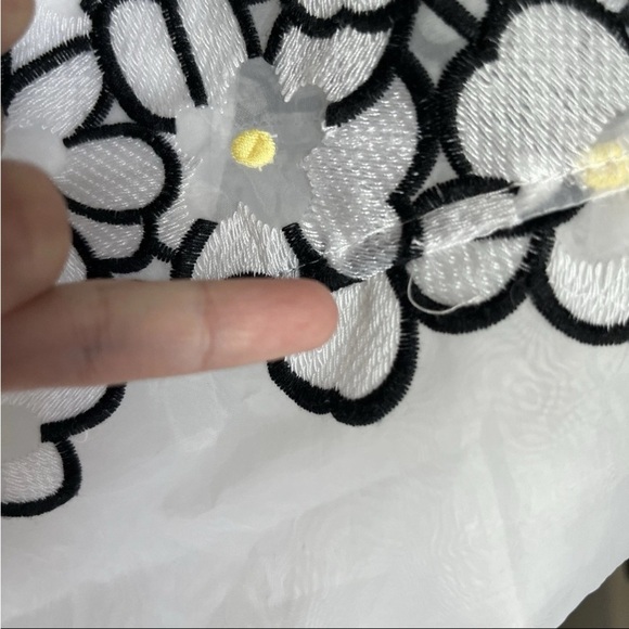 Talbots Skirt Sz 4P Petite Daisy Embellished Pleated Flared Lined 3D Floral EUC - Picture 13 of 14